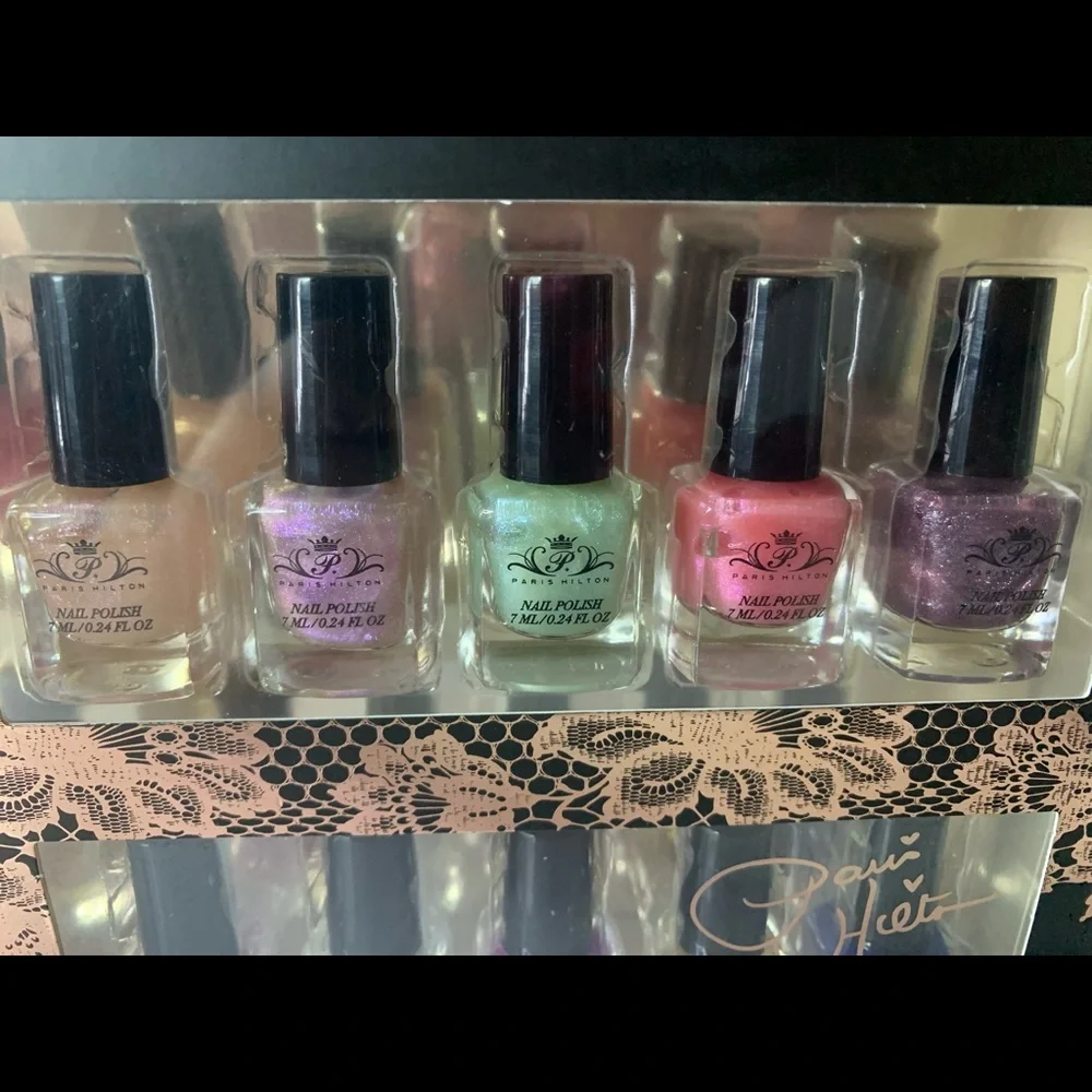Paris Hilton Nail Set - Picture 4 of 7